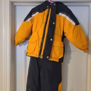 Osh Gosh Bgosh winter coat and snowpants (matching set) 4T